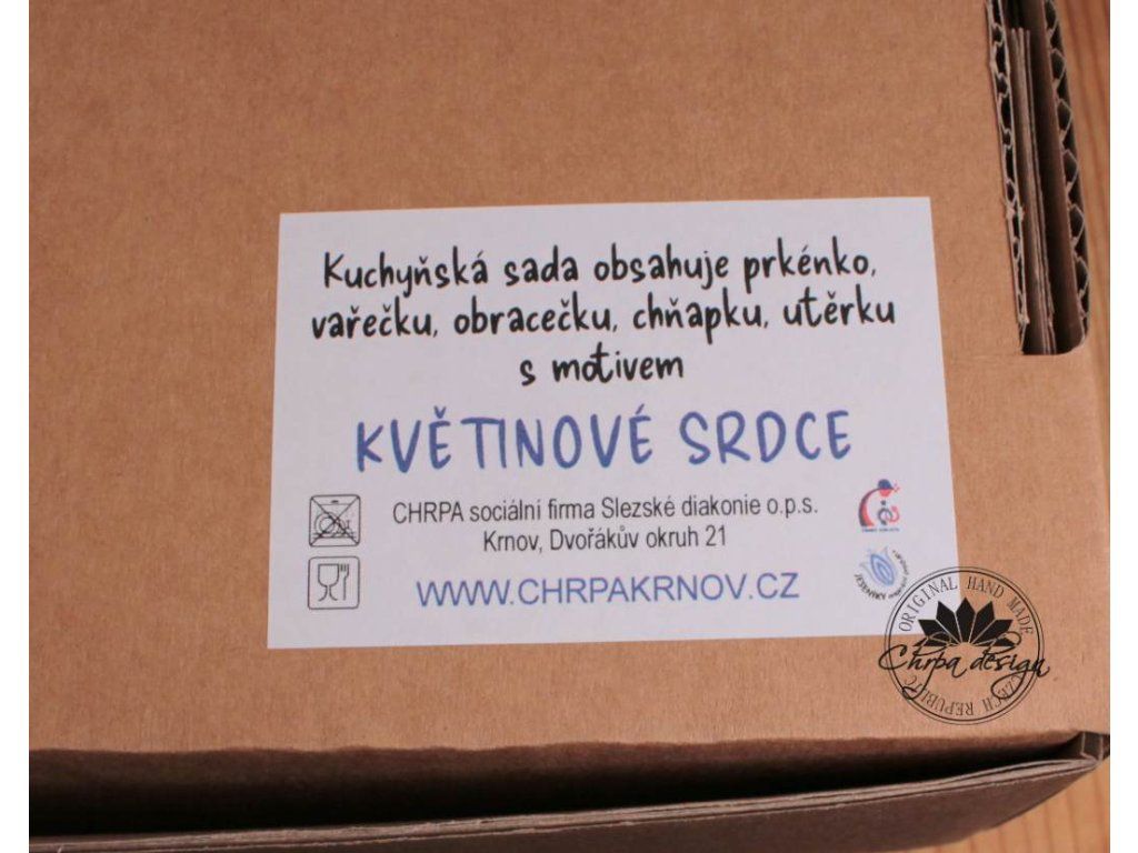 Detail kuchyňské sady Květinové srdce