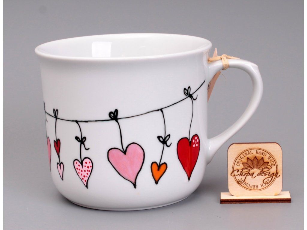 Porcelánový hrnek 0,6 l Šňůra srdíček