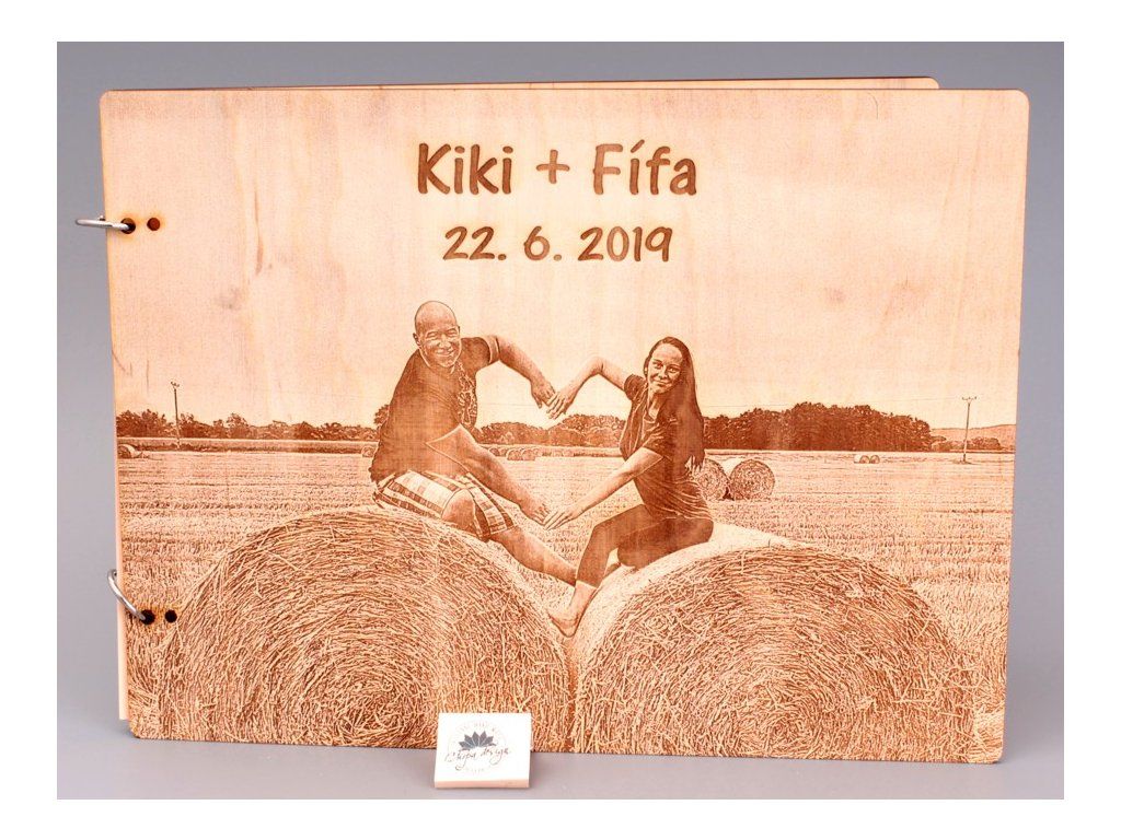 Dřevěné fotoalbum